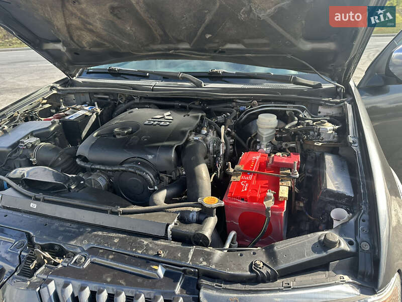 Пикап Mitsubishi L 200 2011 в Полтаве