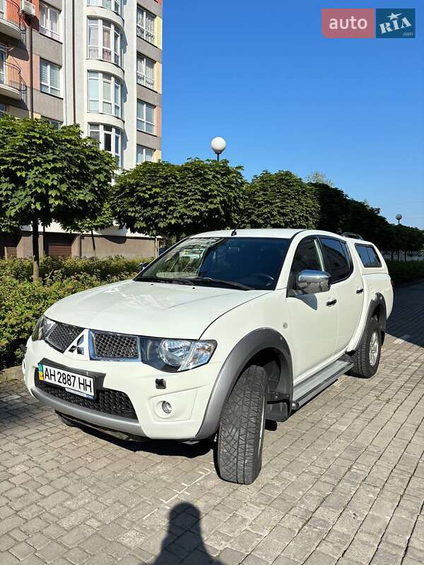 Mitsubishi L 200 2012