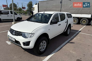 Пикап Mitsubishi L 200 2012 в 