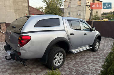Пикап Mitsubishi L 200 2011 в 
