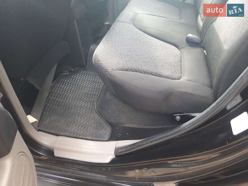 Пикап Mitsubishi L 200 2011 в Сарате