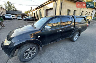 Пикап Mitsubishi L 200 2011 в 