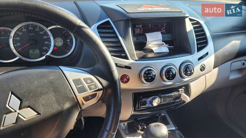 Пикап Mitsubishi L 200 2011 в Харькове фото 5 Пикап Mitsubishi L 200 2011 в Харькове