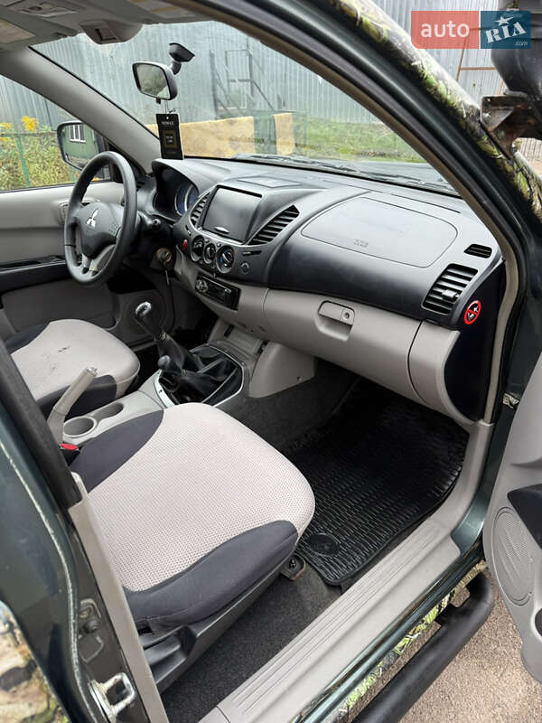 Пикап Mitsubishi L 200 2008 в Житомире фото 22 Пикап Mitsubishi L 200 2008 в Житомире