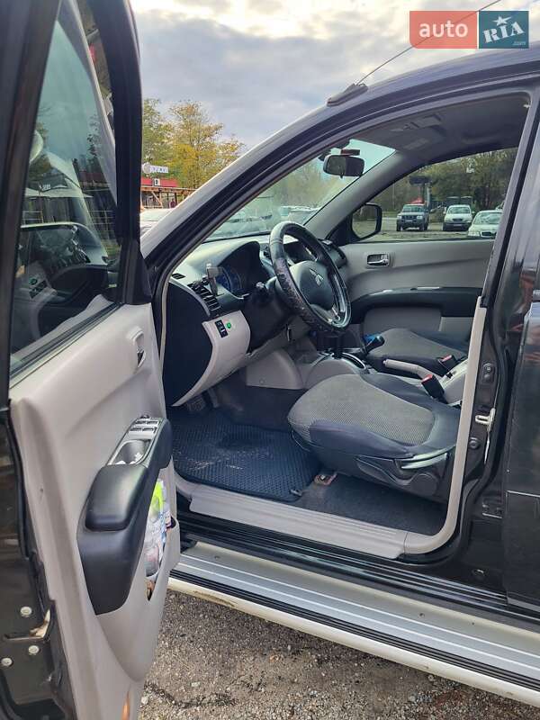 Пікап Mitsubishi L 200 2008 в Ізюмі фото 2 Пікап Mitsubishi L 200 2008 в Ізюмі
