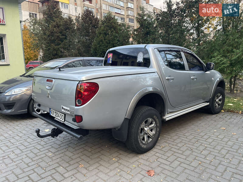 Пикап Mitsubishi L 200 2011 в Шептицькому