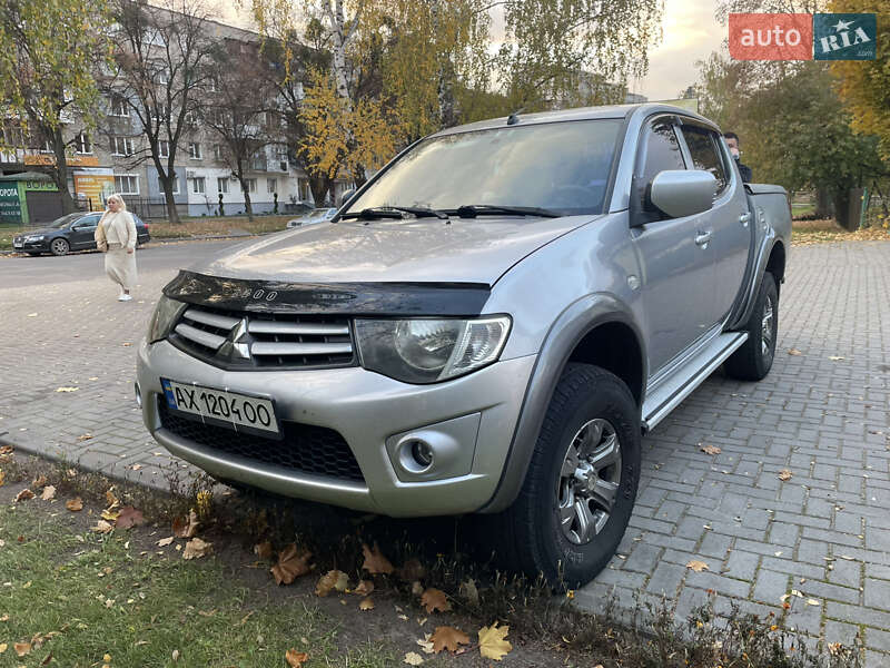 Пикап Mitsubishi L 200 2011 в Шептицькому