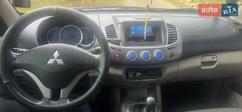 Пикап Mitsubishi L 200 2006 в Краматорске