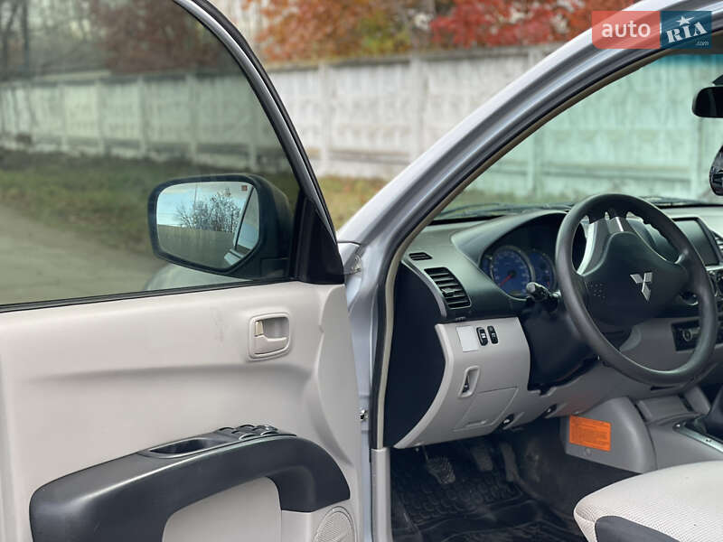 Пикап Mitsubishi L 200 2008 в Житомире фото 9 Пикап Mitsubishi L 200 2008 в Житомире