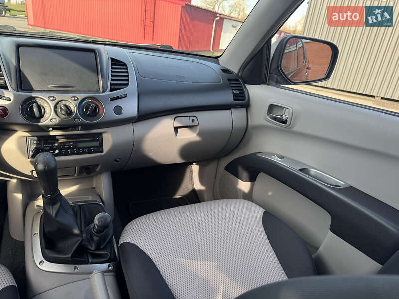 Пикап Mitsubishi L 200 2007 в Киеве