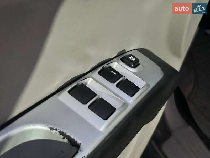 Пікап Mitsubishi L 200 2007 в Одесі