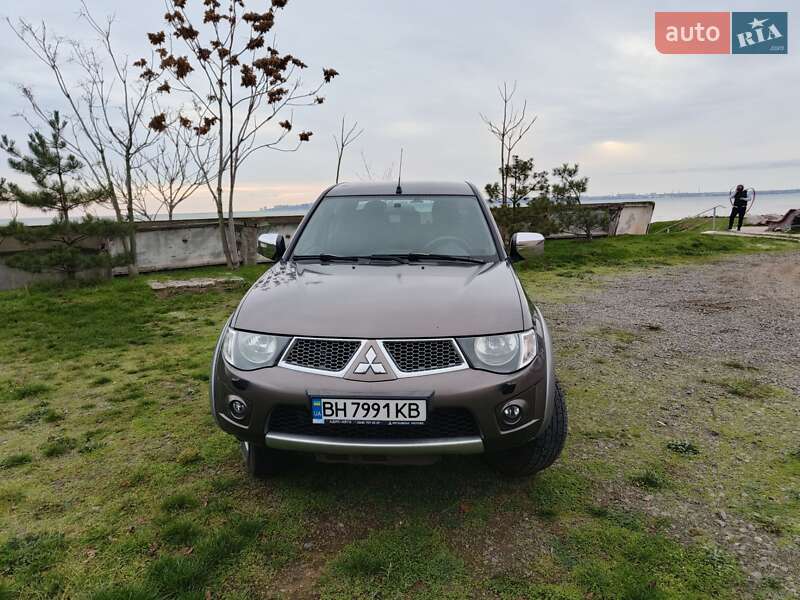 Пикап Mitsubishi L 200 2012 в Одессе фото 2 Пикап Mitsubishi L 200 2012 в Одессе