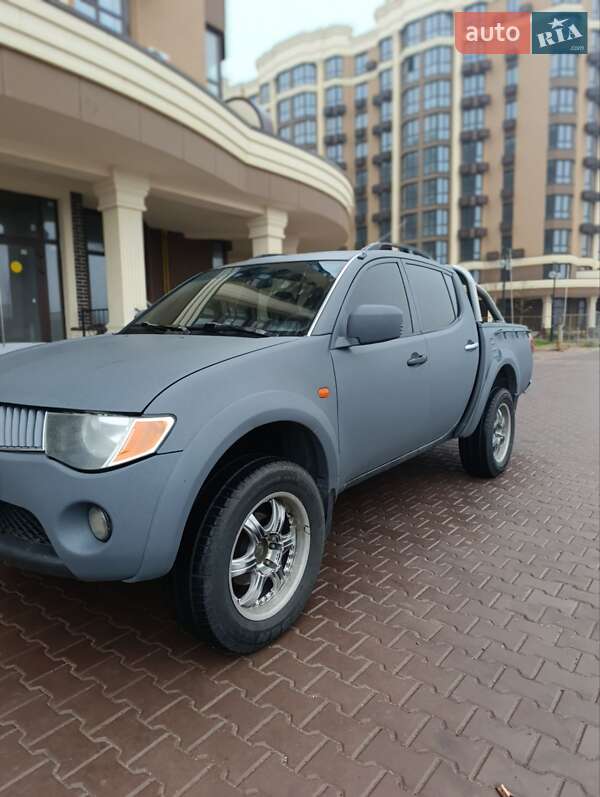 Пікап Mitsubishi L 200 2007 в Києві