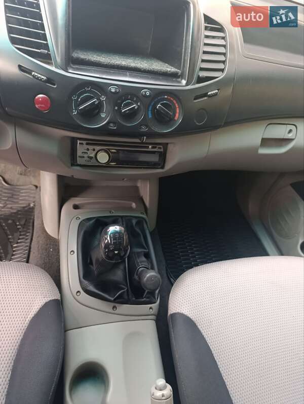 Пікап Mitsubishi L 200 2007 в Києві