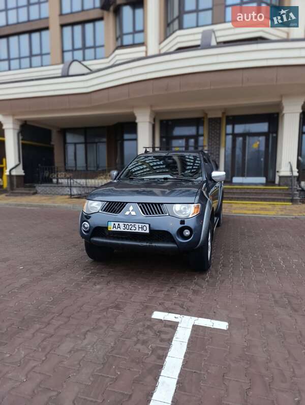Пікап Mitsubishi L 200 2008 в Києві