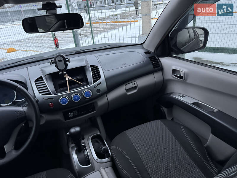 Пикап Mitsubishi L 200 2007 в Киеве