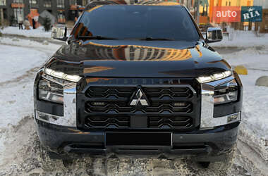 Пикап Mitsubishi L 200 2024 в Киеве
