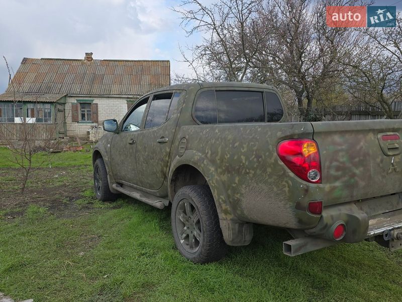 Пикап Mitsubishi L 200 2011 в Лозовой