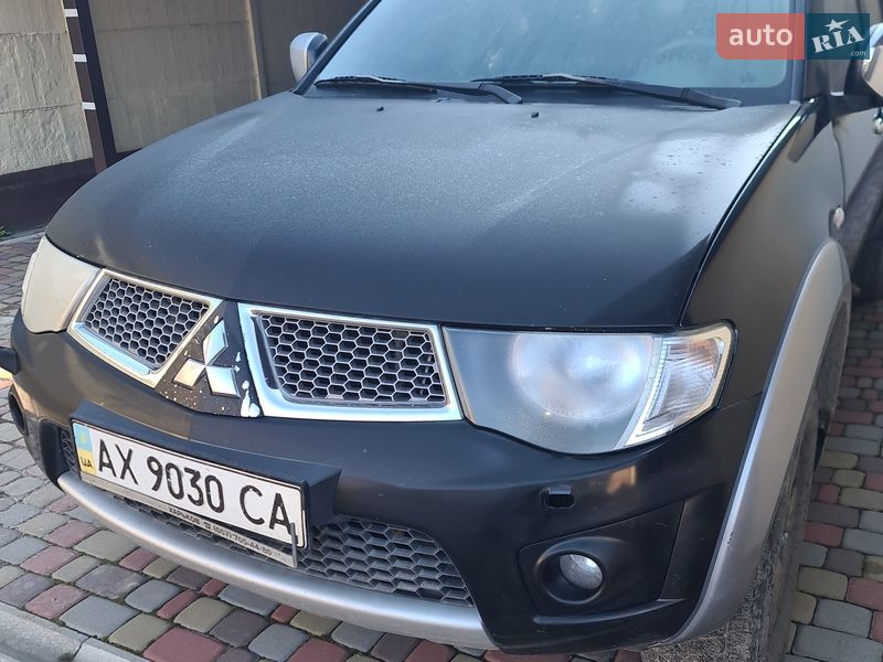 Mitsubishi L 200 2011