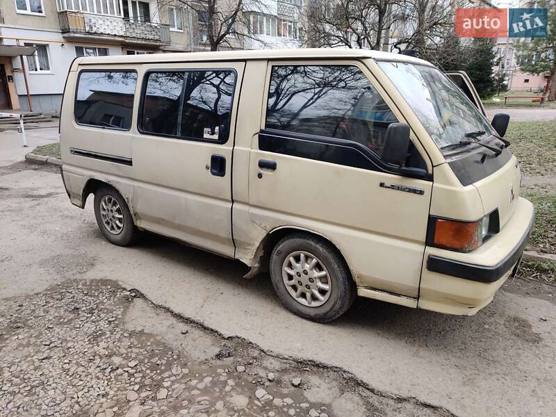 Минивэн Mitsubishi L 300 1988 в Ивано-Франковске