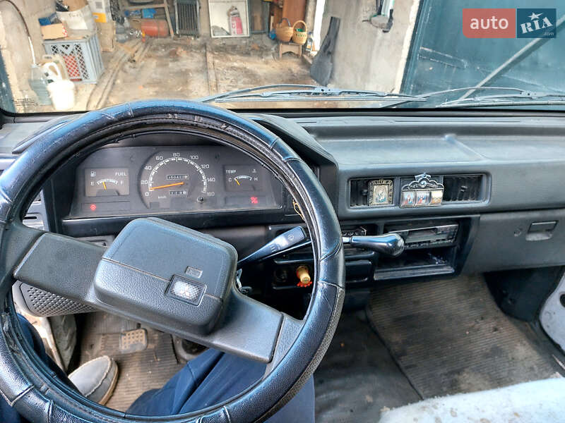 Мінівен Mitsubishi L 300 1985 в Самборі