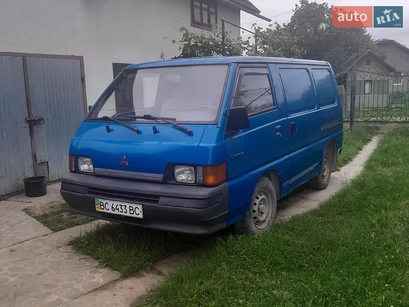 Mitsubishi L 300