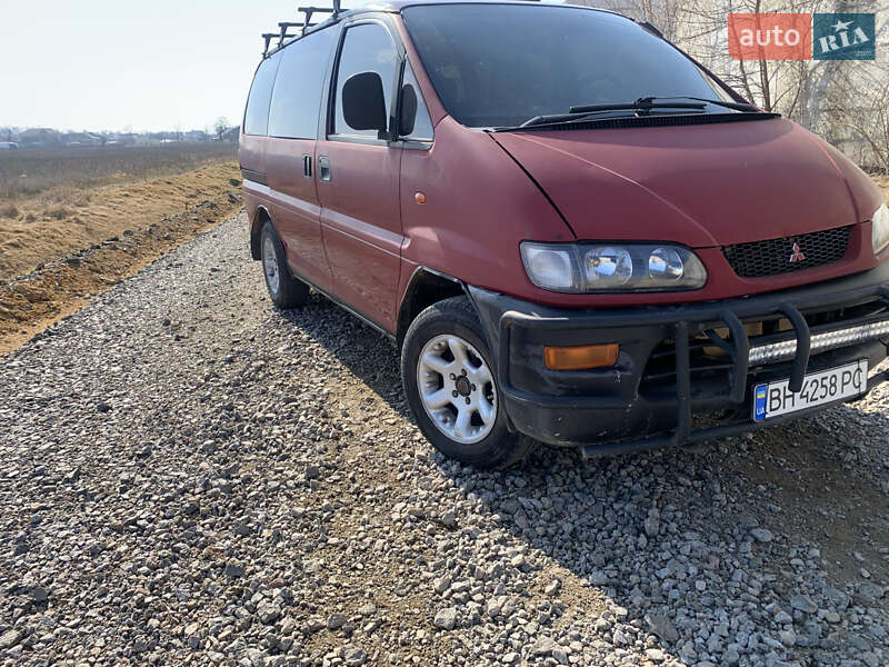 Минивэн Mitsubishi L 400 1998 в 