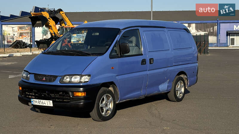 Грузовой фургон Mitsubishi L 400 2000 в 