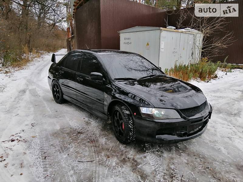 Седан Mitsubishi Lancer Evolution 2004 в Киеве
