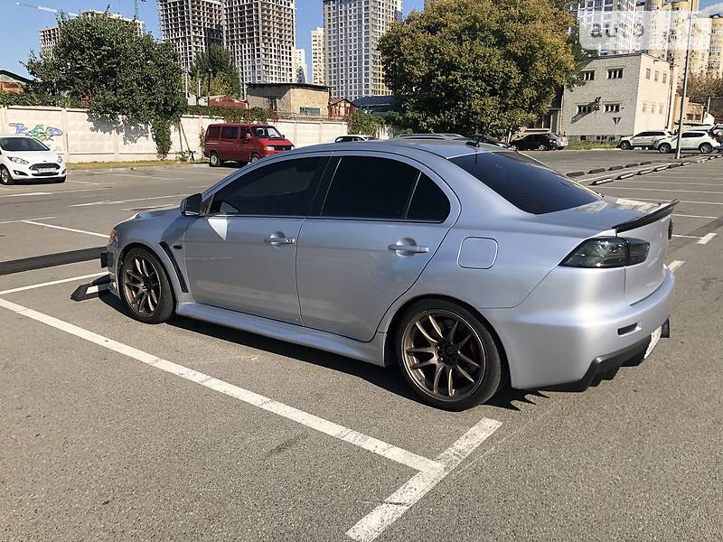 Седан Mitsubishi Lancer Evolution 2013 в 