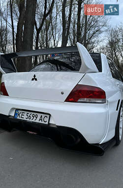 Седан Mitsubishi Lancer Evolution 2004 в 