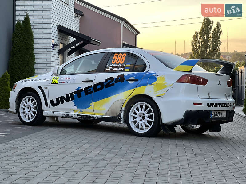 Седан Mitsubishi Lancer Evolution 2009 в Черновцах