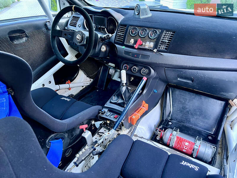 Седан Mitsubishi Lancer Evolution 2009 в Черновцах фото 15 Седан Mitsubishi Lancer Evolution 2009 в Черновцах