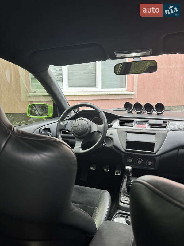 Седан Mitsubishi Lancer Evolution 2006 в Львове фото 19 Седан Mitsubishi Lancer Evolution 2006 в Львове