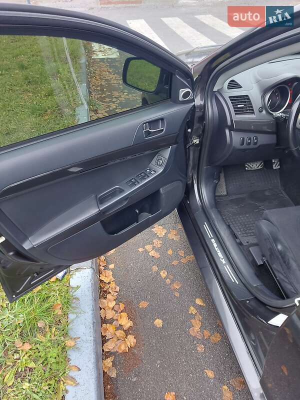 Седан Mitsubishi Lancer Evolution 2008 в Нетешине