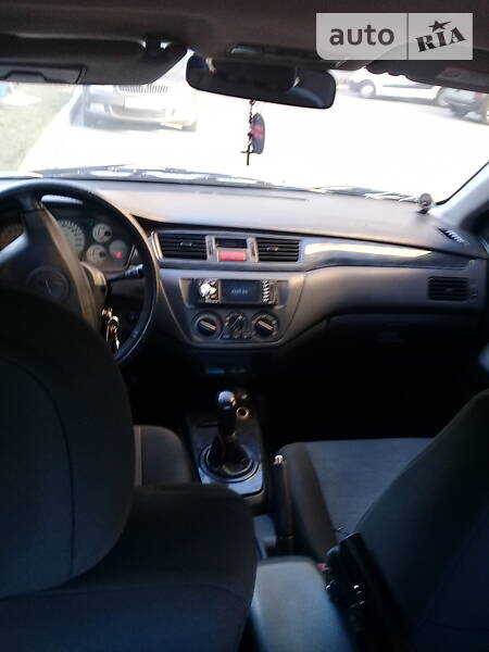 Седан Mitsubishi Lancer 2005 в Львове фото 5 Седан Mitsubishi Lancer 2005 в Львове