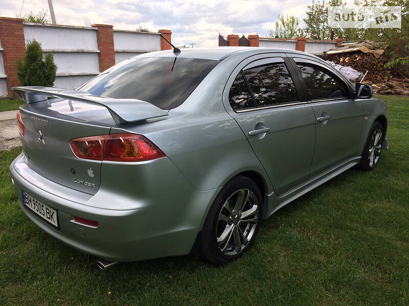 Седан Mitsubishi Lancer 2009 в Ромнах