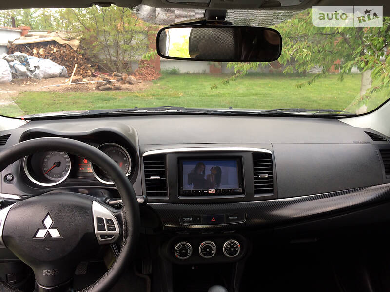 Седан Mitsubishi Lancer 2009 в Ромнах