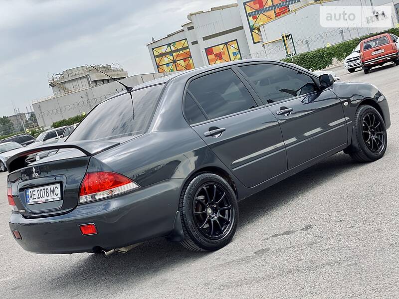 Седан Mitsubishi Lancer 2004 в Дніпрі