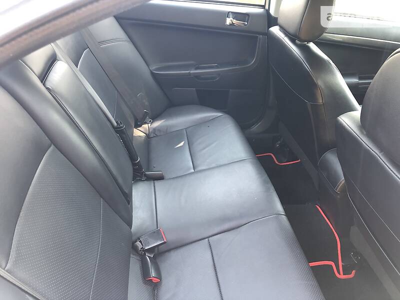 Седан Mitsubishi Lancer 2010 в Броварах