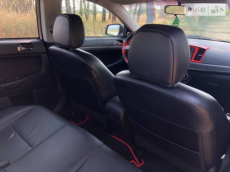 Седан Mitsubishi Lancer 2010 в Броварах