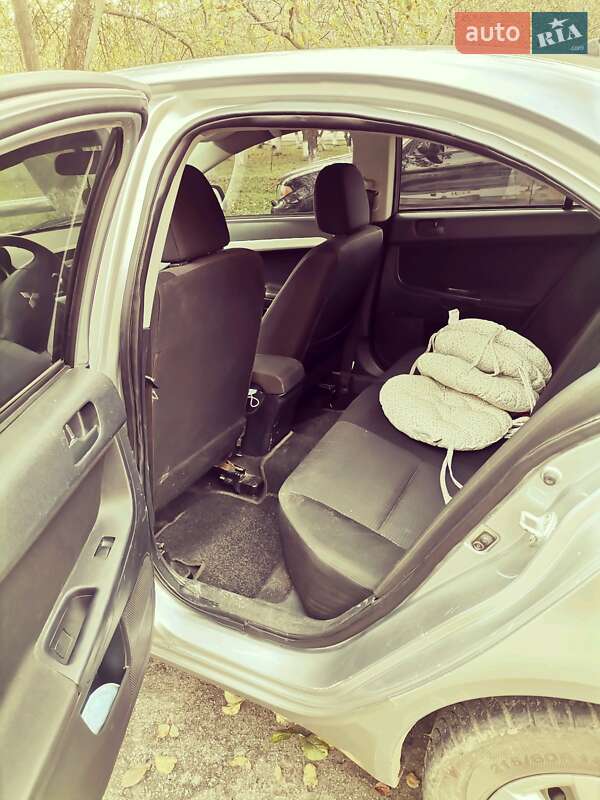 Седан Mitsubishi Lancer 2008 в Ровно