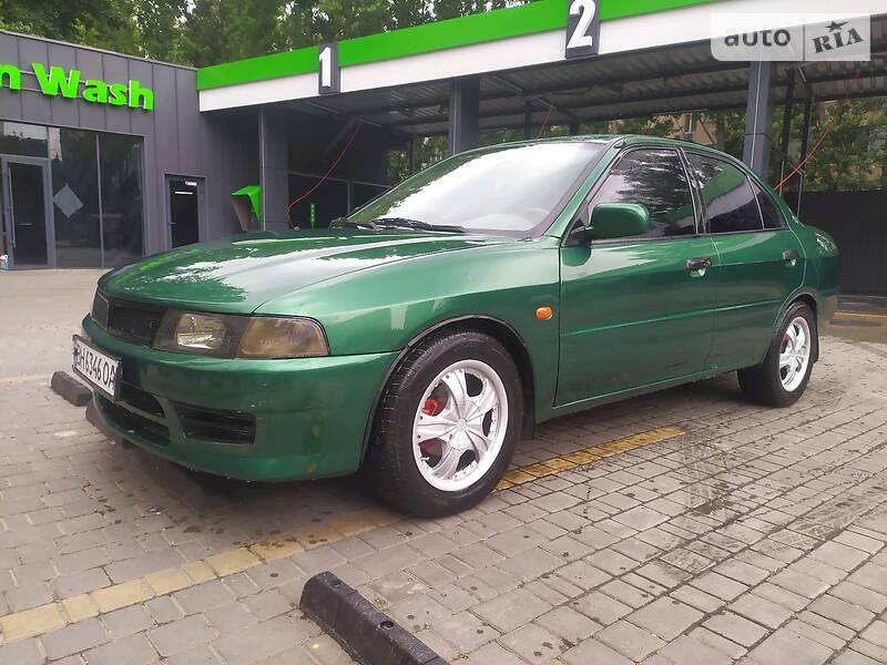 Mitsubishi lancer 2000 года