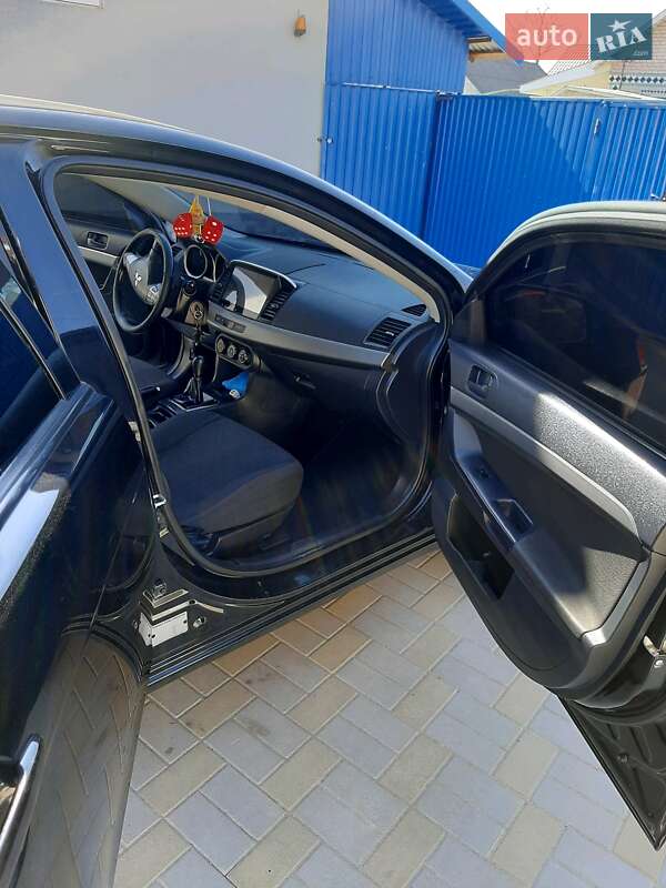 Седан Mitsubishi Lancer 2011 в Ивано-Франковске