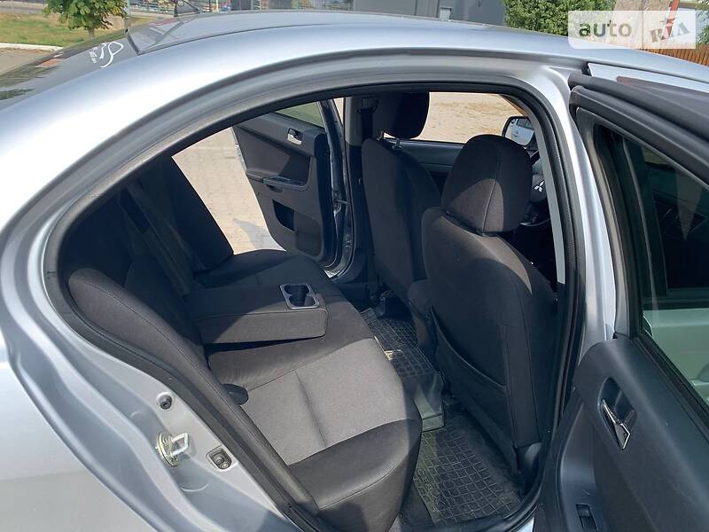Седан Mitsubishi Lancer 2007 в Южному