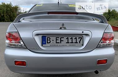 Седан Mitsubishi Lancer 2005 в Днепрорудном