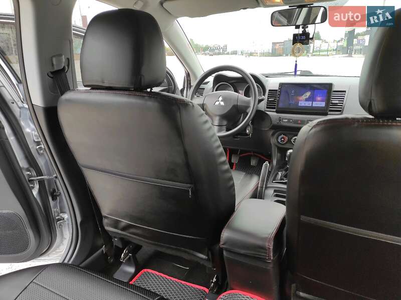 Седан Mitsubishi Lancer 2008 в Киеве