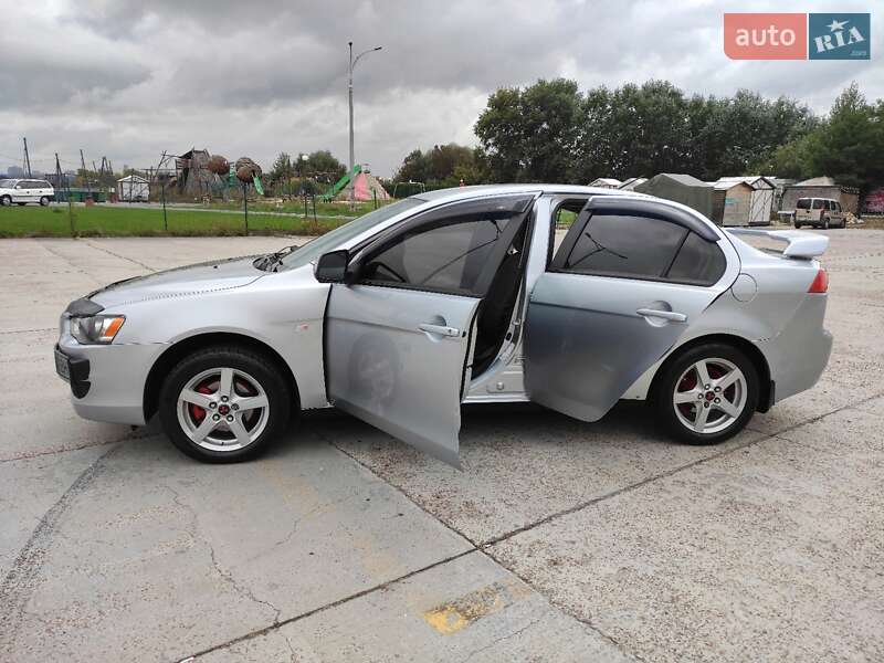 Седан Mitsubishi Lancer 2008 в Киеве
