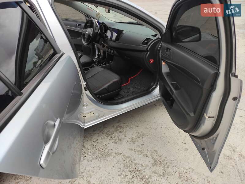 Седан Mitsubishi Lancer 2008 в Киеве