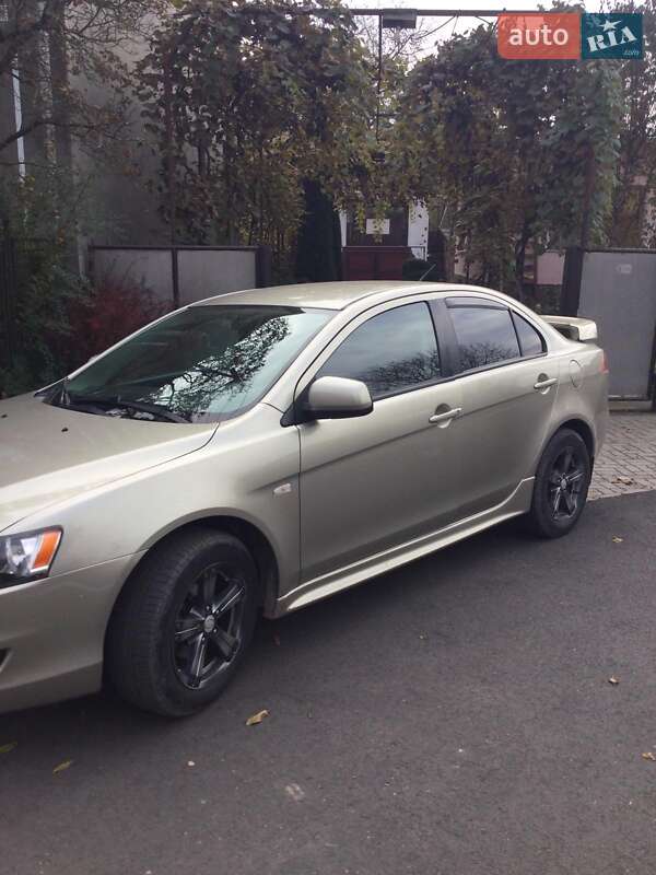 Седан Mitsubishi Lancer 2008 в Тячеве